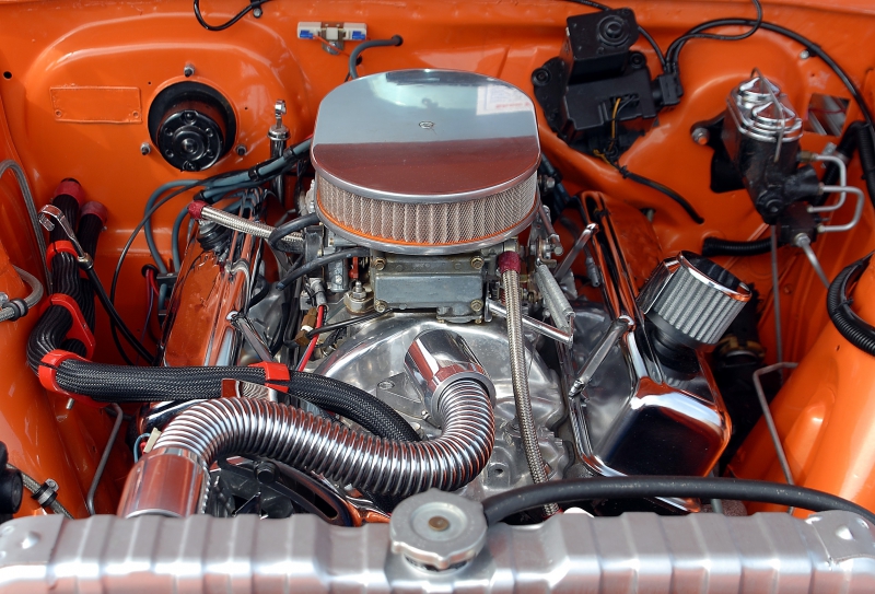 garagiste-HYERES-min_car-engine-1738309